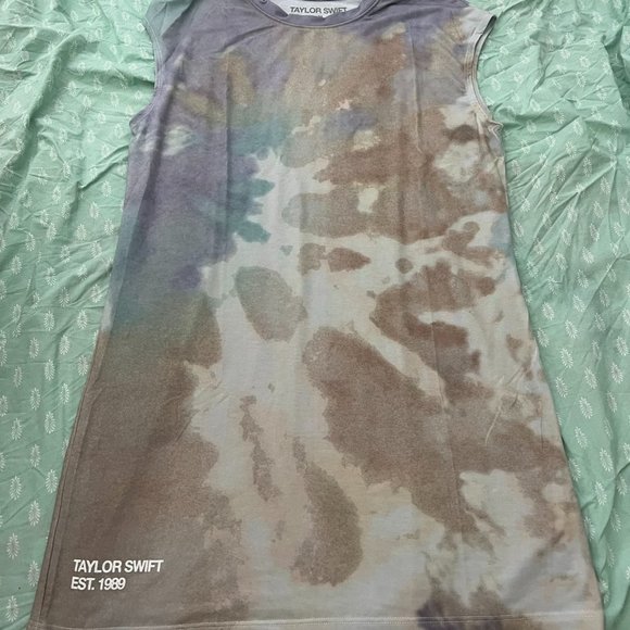 Taylor Swift Tops - Taylor Swift "just a summer thing" beach cover up NWOT Perfect Condition!!